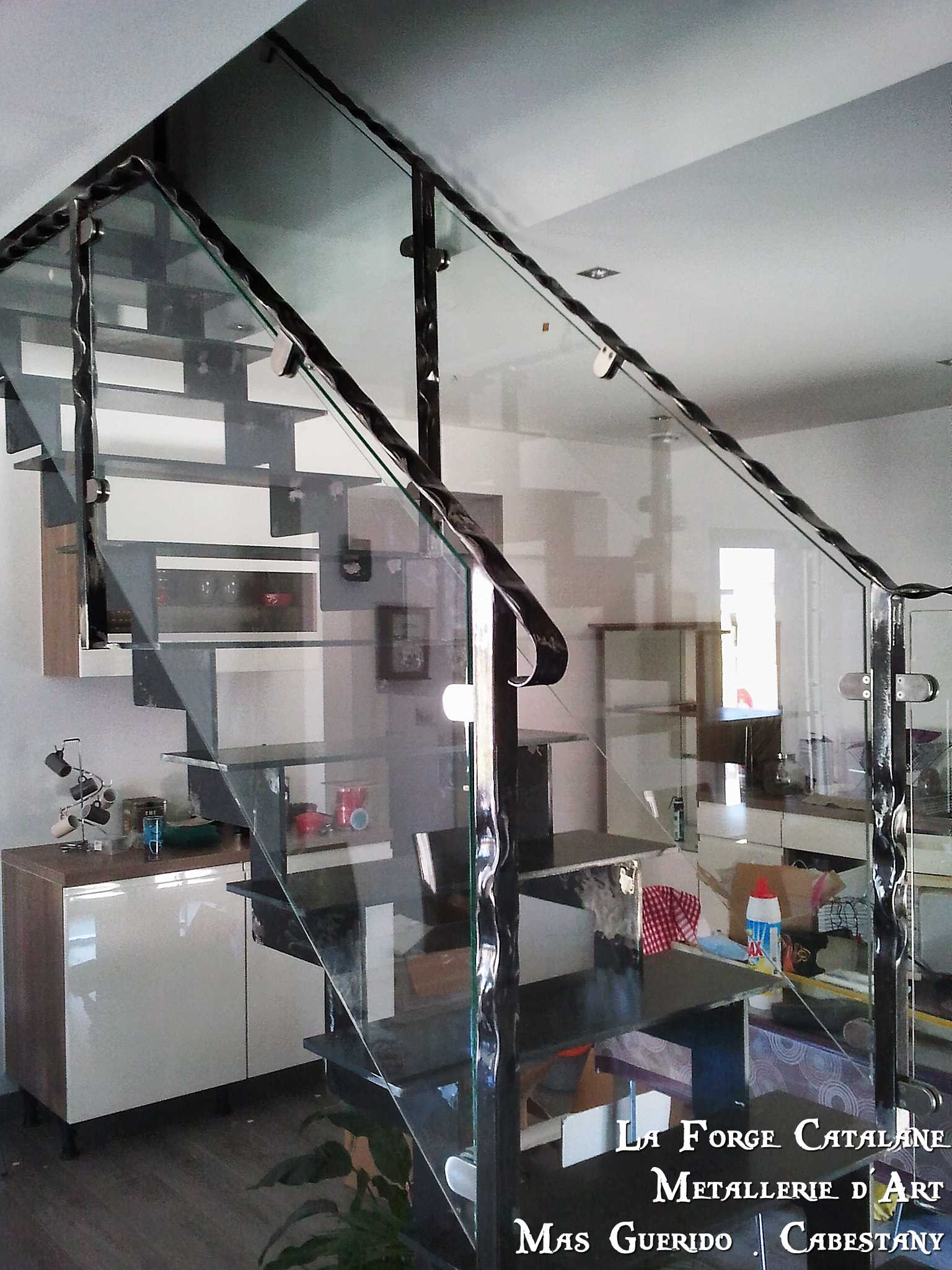 escalier limon cremaillere double decoupe laser marches fer 5 forge catalane.jpg